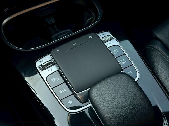 M-BENZ賓士 A180  第10張相片