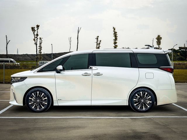 TOYOTA豐田 ALPHARD  第2張相片