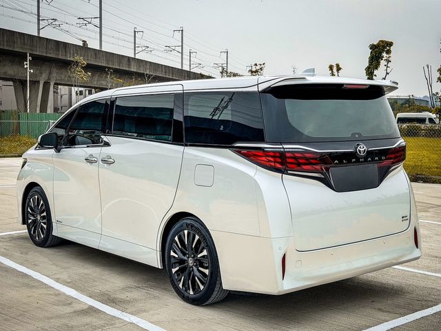 TOYOTA豐田 ALPHARD  第3張相片