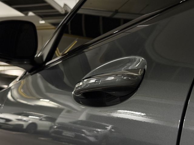 M-BENZ賓士 C300  第13張相片