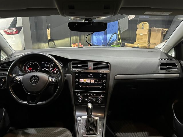 VOLKSWAGEN福斯 GOLF  第8張相片
