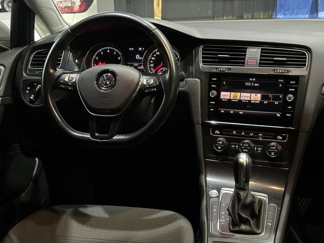 VOLKSWAGEN福斯 GOLF  第9張相片