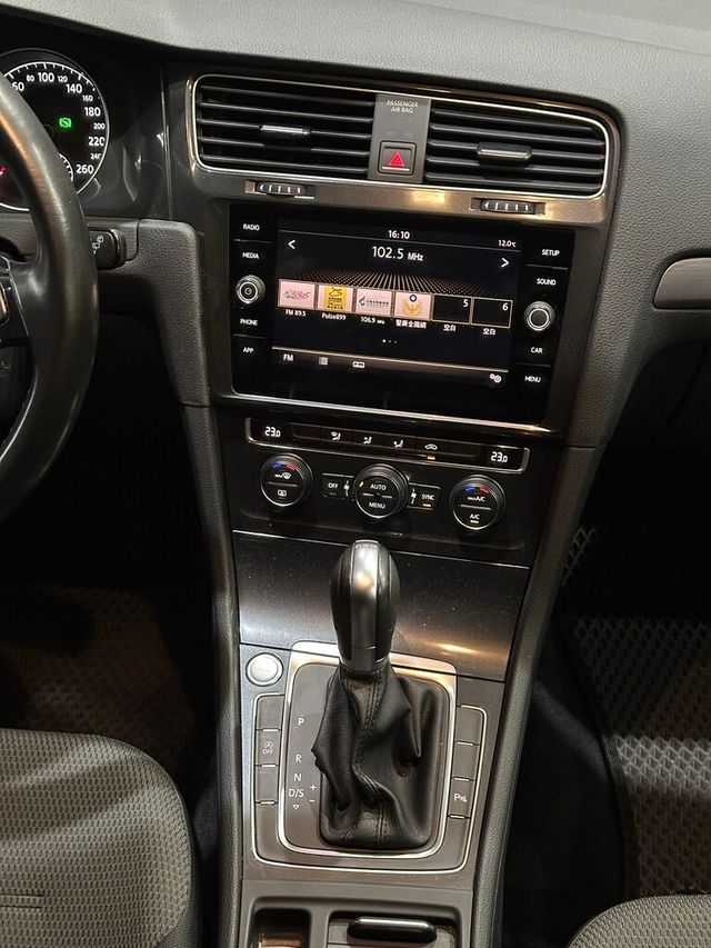 VOLKSWAGEN福斯 GOLF  第10張相片