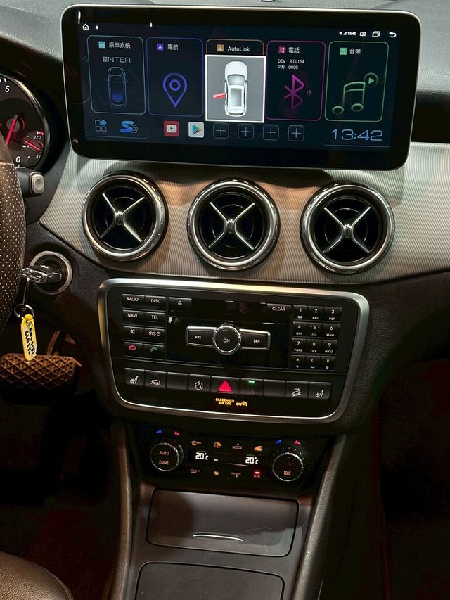 M-BENZ賓士 GLA250  第9張相片