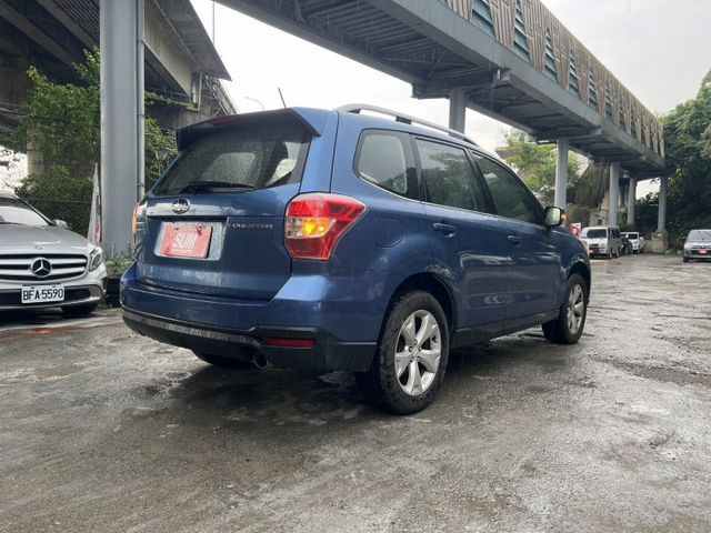 CVT 6速手自排 全時四傳 自然進氣, 水平對臥4缸, DOHC雙凸輪軸, 16氣門  第2張相片