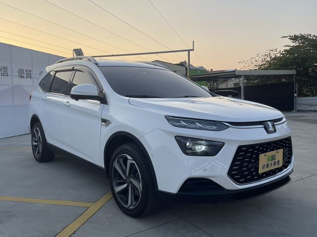 LUXGEN納智捷 URX  第13張相片