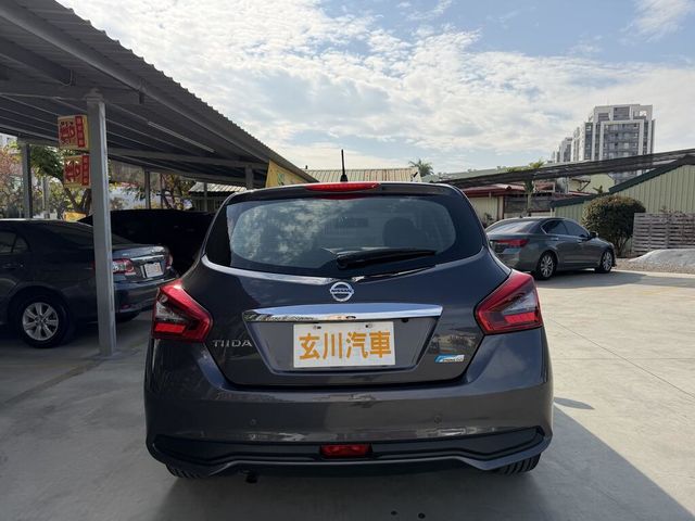 NISSAN日產 TIIDA  第4張相片
