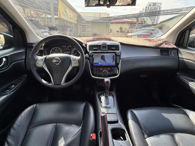 NISSAN日產 TIIDA  第5張相片