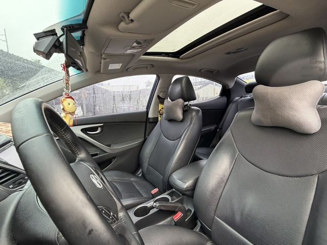 HYUNDAI現代 ELANTRA  第6張相片