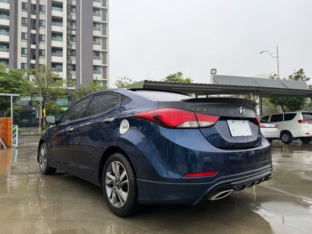 HYUNDAI現代 ELANTRA  第9張相片