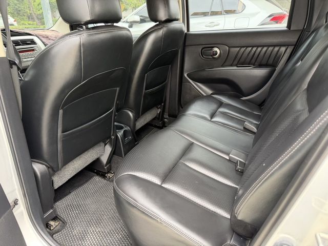 NISSAN日產 LIVINA  第6張相片
