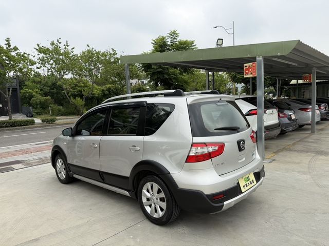 NISSAN日產 LIVINA  第10張相片