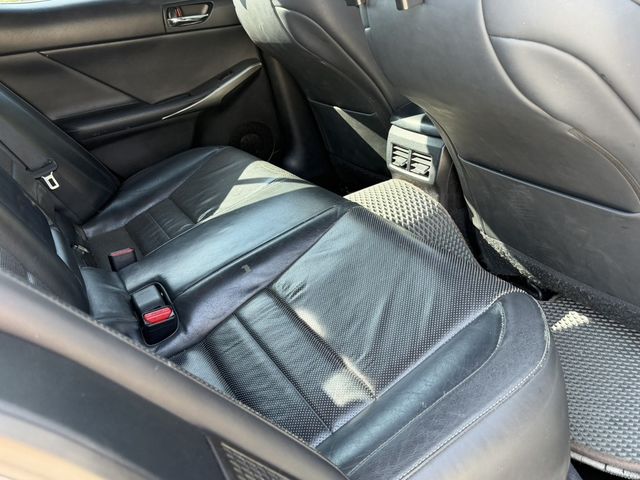 LEXUS凌志 IS 300H  第11張相片