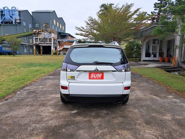 ★模範店嚴選★女用無菸一手車~頂級2WD/天窗/Ii key/快撥/多媒體影音~只跑83071公里~里程保證~可全貸  第4張相片