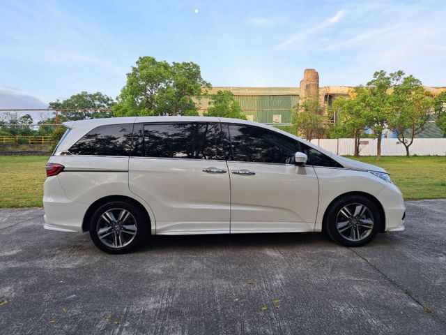 ★模範店嚴選★頂級APEX 7人座/新車價169.8萬~女用無菸一手車~原廠保養~內外如新~里程保證~可全貸  第5張相片