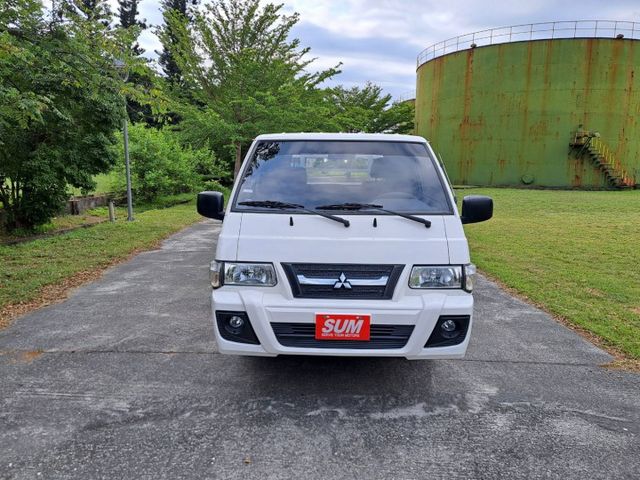 ★模範店嚴選★雙折式油壓尾門+防撞橡膠墊~無菸一手車~只跑88109公里~里程保證~可全貸  第2張相片