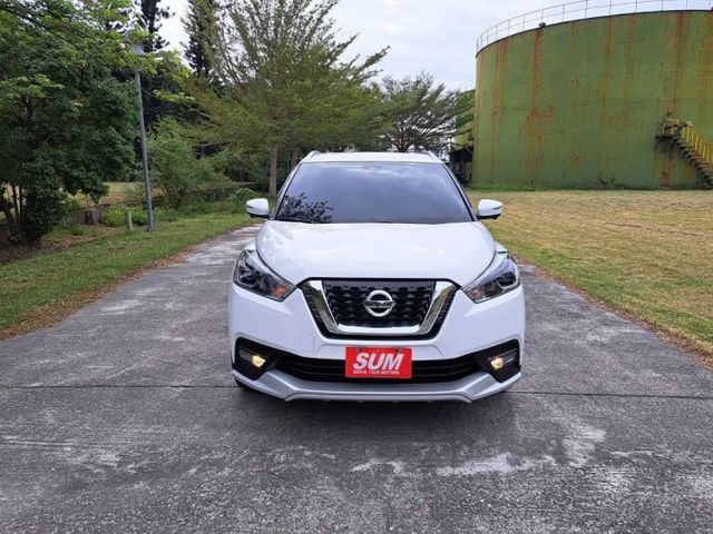 ★模範店嚴選★頂級智行旗艦版/i key/盲區偵測/定速/車道偏移/6安/LED~女用一手車~原廠保養~里程保證~可全貸  第2張相片
