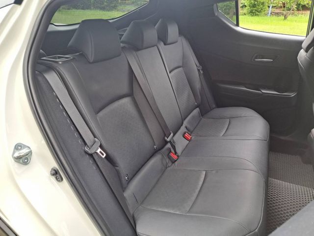 ★模範店嚴選★頂級AWD+雙彩特仕車/新車價114萬~女用無菸一手車~內外如新~里程保證~可全貸  第9張相片