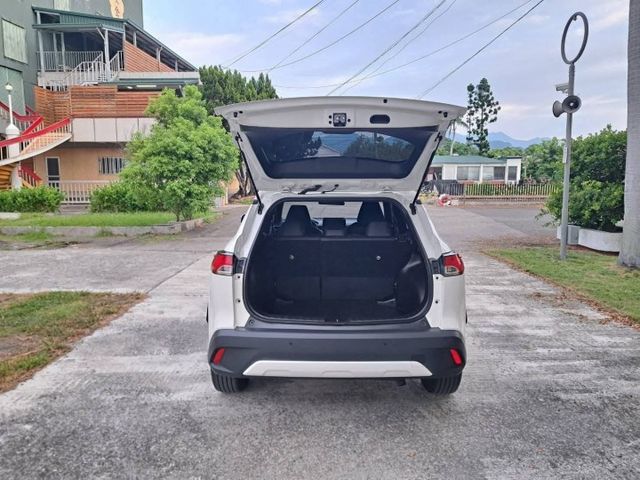 ★模範店嚴選★原廠精裝特彩車~內外如新~全車原版件~里程保證~可全貸  第5張相片