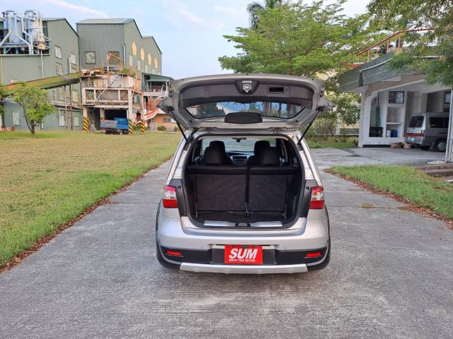 ★模範店嚴選★無菸一手車~內外乾淨漂亮~里程保證~可全貸  第6張相片