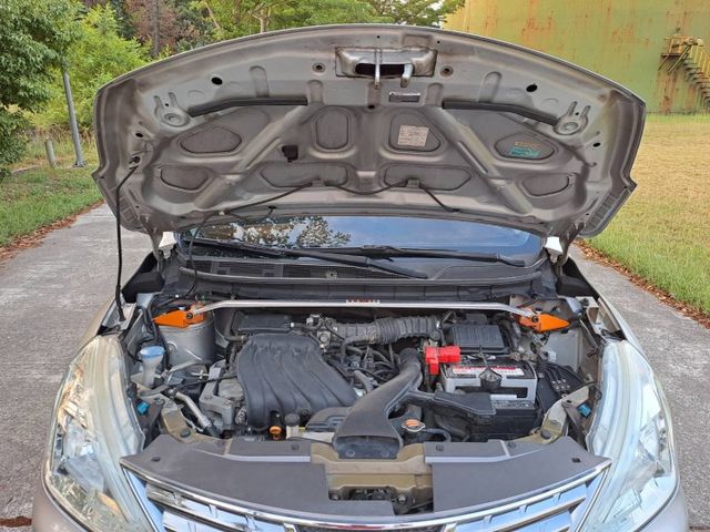 ★模範店嚴選★無菸一手車~內外乾淨漂亮~里程保證~可全貸  第13張相片