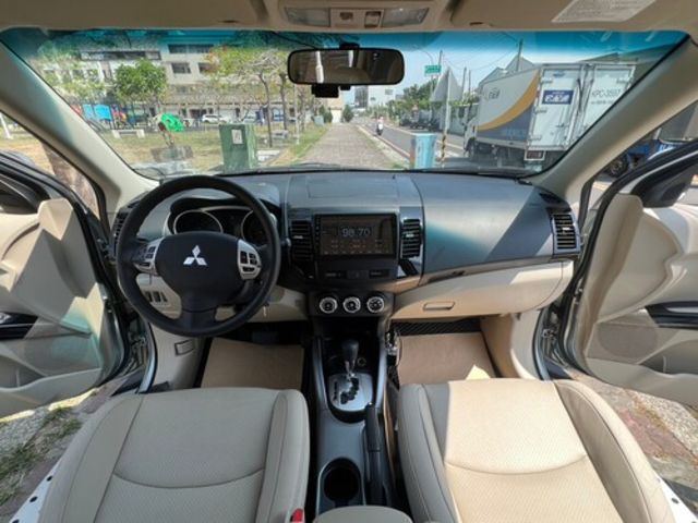MITSUBISHI三菱 OUTLANDER  第5張相片