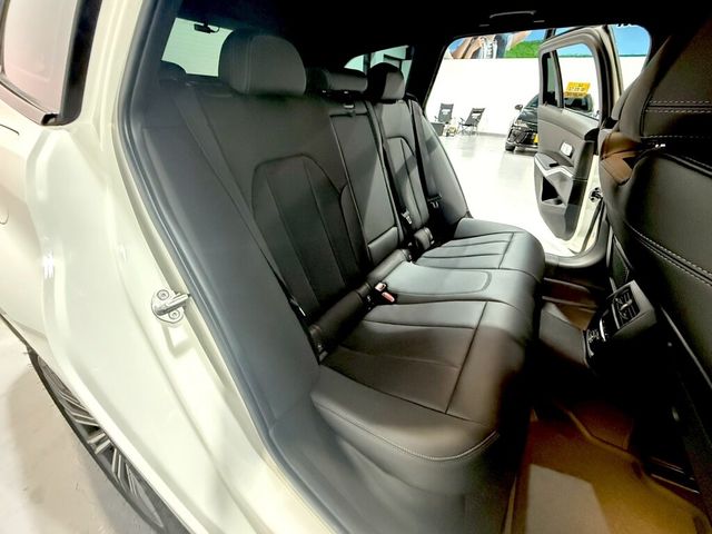 BMW寶馬 320I M SPORT  第7張相片