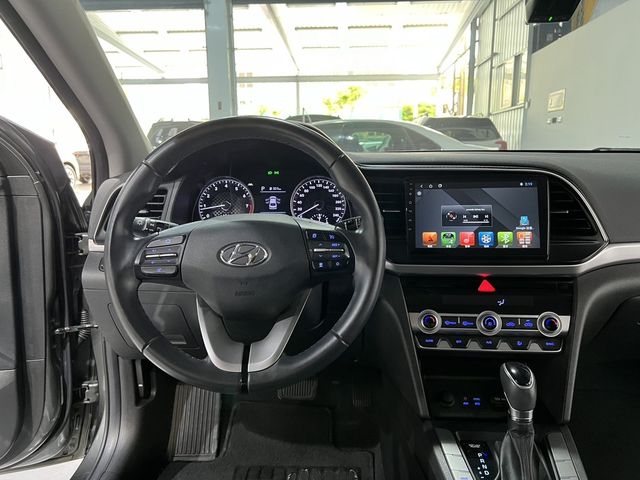 HYUNDAI現代 ELANTRA  第6張相片