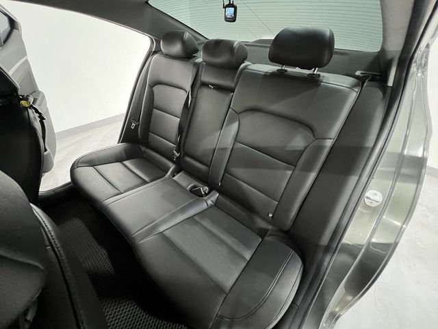 HYUNDAI現代 ELANTRA  第7張相片
