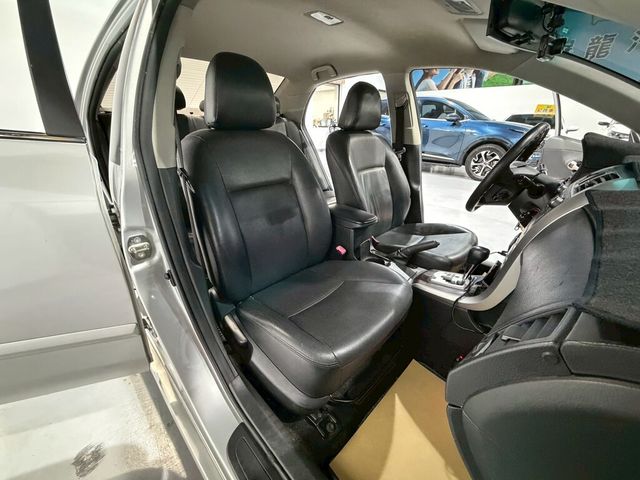 TOYOTA豐田 ALTIS  第7張相片