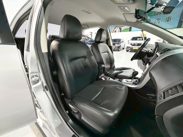 TOYOTA豐田 ALTIS  第7張相片