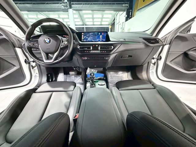 BMW寶馬 218I  第17張相片