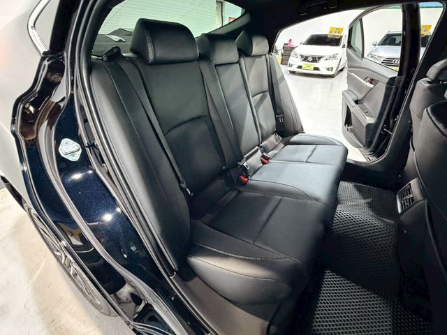 TOYOTA豐田 CAMRY  第6張相片