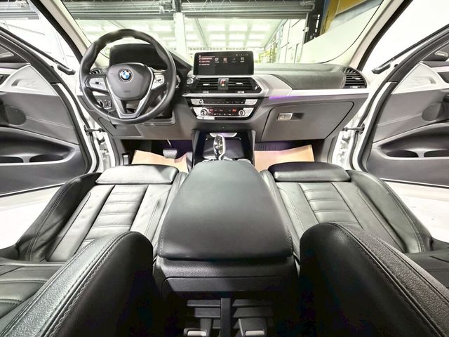 BMW寶馬 X4 XDRIVE20I  第12張相片