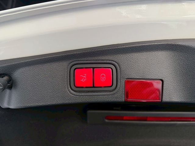 M-BENZ賓士 C180  第18張相片