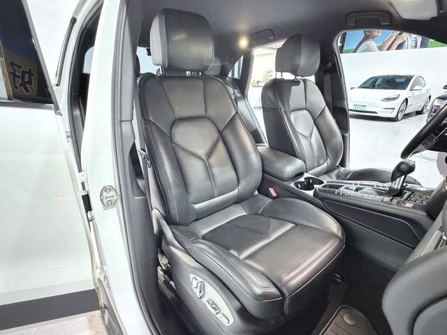 PORSCHE保時捷 MACAN  第6張相片