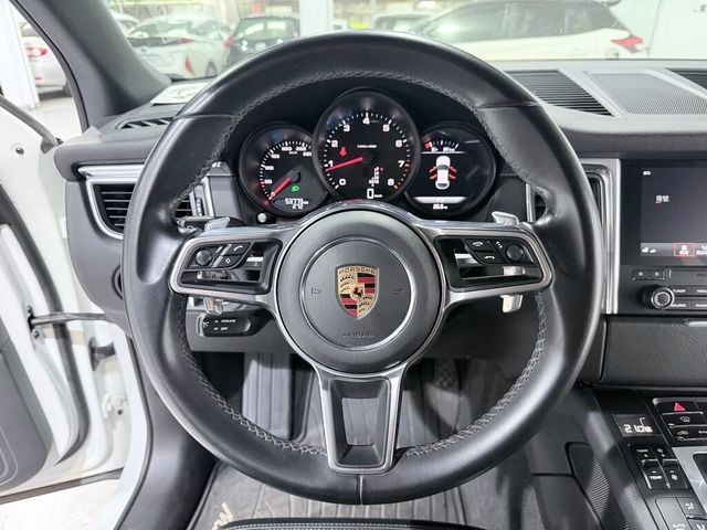 PORSCHE保時捷 MACAN  第9張相片