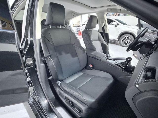 LEXUS凌志 ES300H  第7張相片