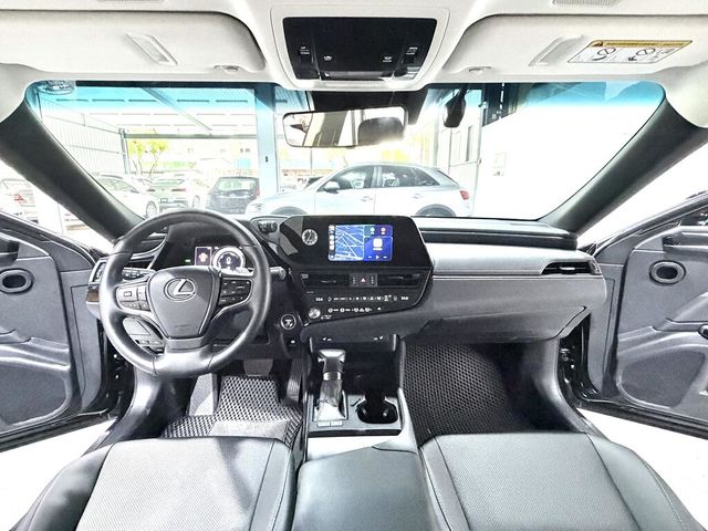 LEXUS凌志 ES300H  第8張相片