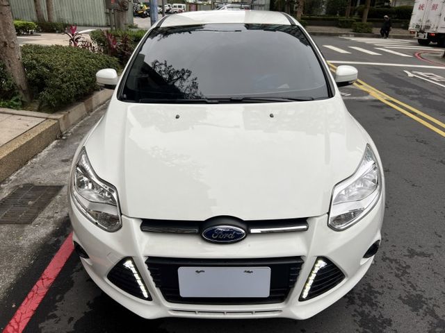 2013年FORD 1.6 FOCUS 僅跑9萬公里/藍芽/自動雨刷/電折後視鏡/恆溫系統  第2張相片