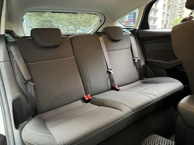 2013年FORD 1.6 FOCUS 僅跑9萬公里/藍芽/自動雨刷/電折後視鏡/恆溫系統  第10張相片