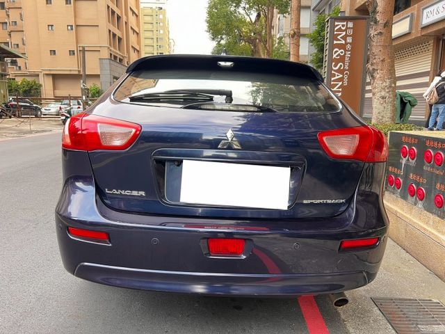 2014年三菱LANCER SPORTBACK 1.8 一手車  第5張相片