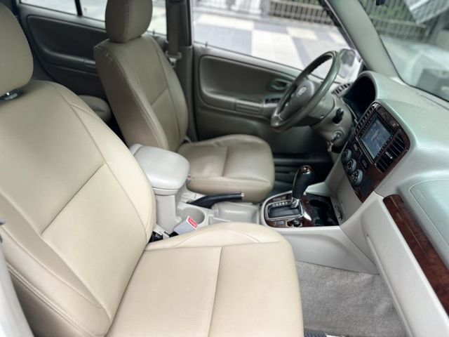 2007年SUZUKI 2.0 VITARA 僅跑14萬公里 車庫車 車況超優  第6張相片