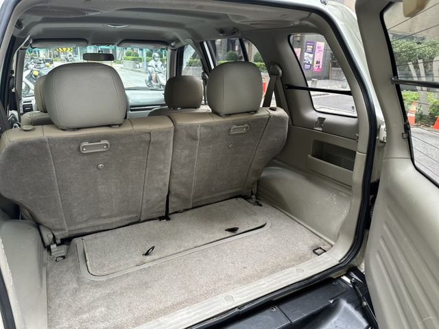 2007年SUZUKI 2.0 VITARA 僅跑14萬公里 車庫車 車況超優  第8張相片