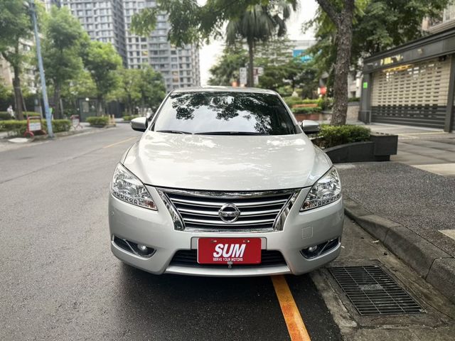 2015年NISSAN SENTRA 1.8 里程數超低 車庫車 定速/方向盤快撥鍵 I-KEY/恆溫/影音系統  第2張相片