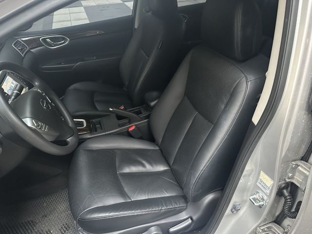 2015年NISSAN SENTRA 1.8 里程數超低 車庫車 定速/方向盤快撥鍵 I-KEY/恆溫/影音系統  第7張相片