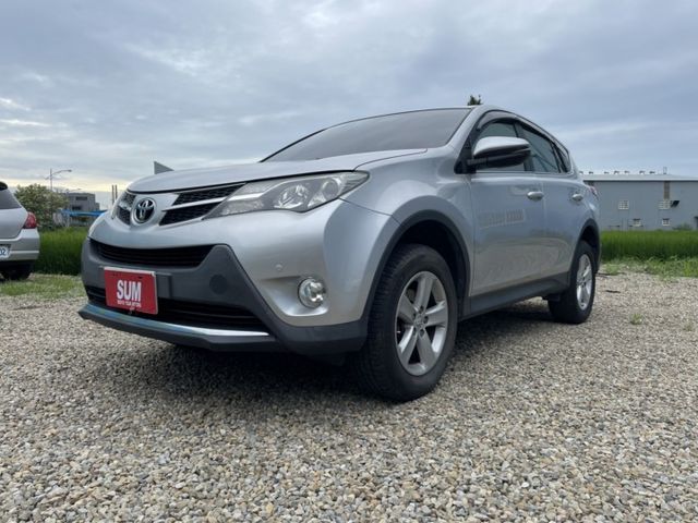 2014年TOYOTA RAV4 E Hi里程數超少 電動椅/I-KEY/定速/恆溫空調/  第3張相片