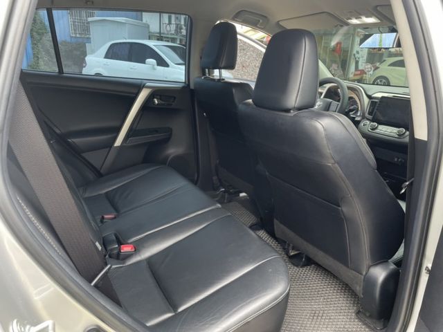 2014年TOYOTA RAV4 E Hi里程數超少 電動椅/I-KEY/定速/恆溫空調/  第10張相片