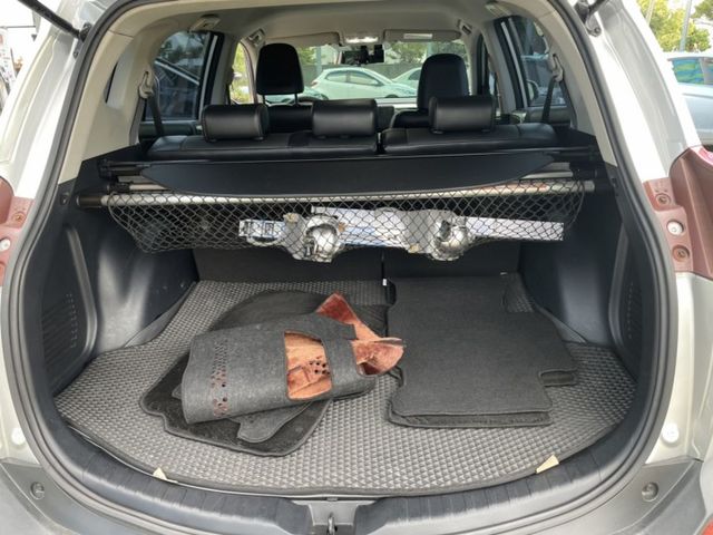2014年TOYOTA RAV4 E Hi里程數超少 電動椅/I-KEY/定速/恆溫空調/  第11張相片