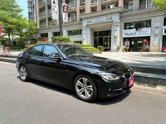 2012年BMW 2.0 320I 總代理 原版件 僅跑11萬公里  第1張相片